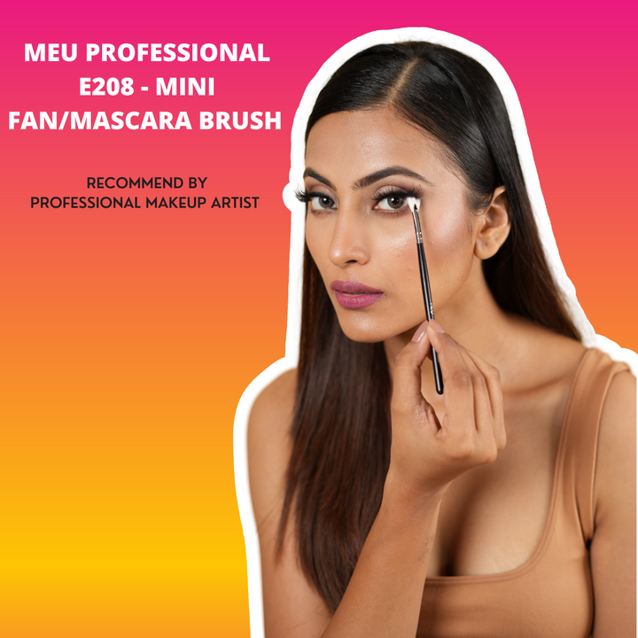 E208  -  Professional Mini Fan/Mascara Brush.