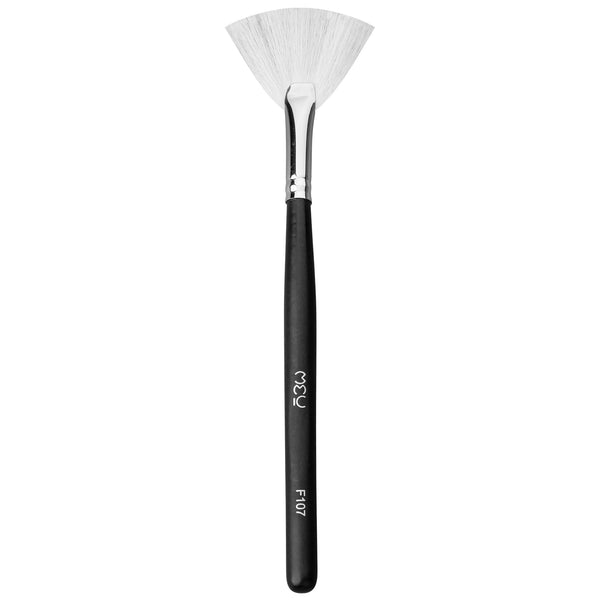 F107  - Professional Highlighter Fan Brush.